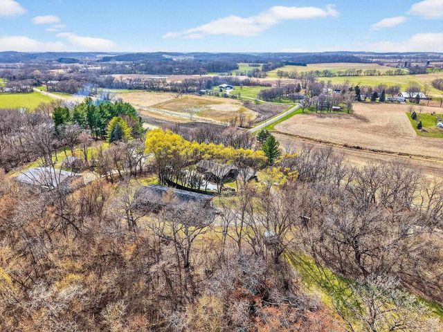 2934 County Rd W, Deerfield, WI 53531