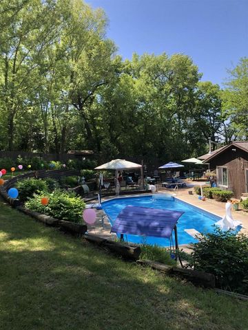2934 County Rd W, Deerfield, WI 53531