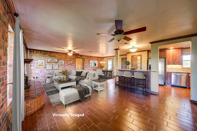 551 County Road 3390, Paradise, TX 76073