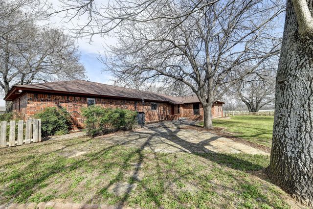 551 County Road 3390, Paradise, TX 76073