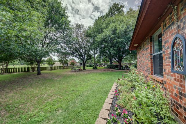 551 County Road 3390, Paradise, TX 76073