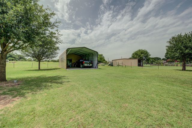 551 County Road 3390, Paradise, TX 76073