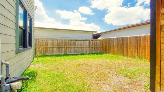 1021 N Palmetto, San Antonio, TX 78202