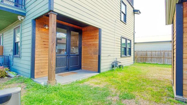 1021 N Palmetto, San Antonio, TX 78202