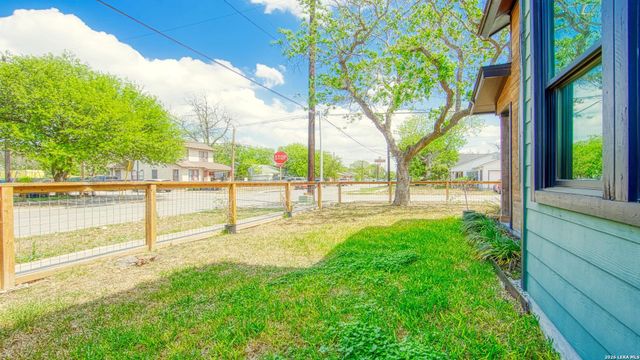 1021 N Palmetto, San Antonio, TX 78202