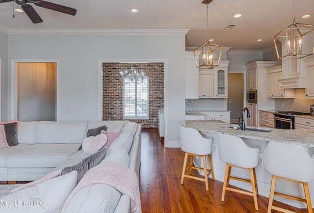 309 Royal Pond Circle, Flowood, MS 39232