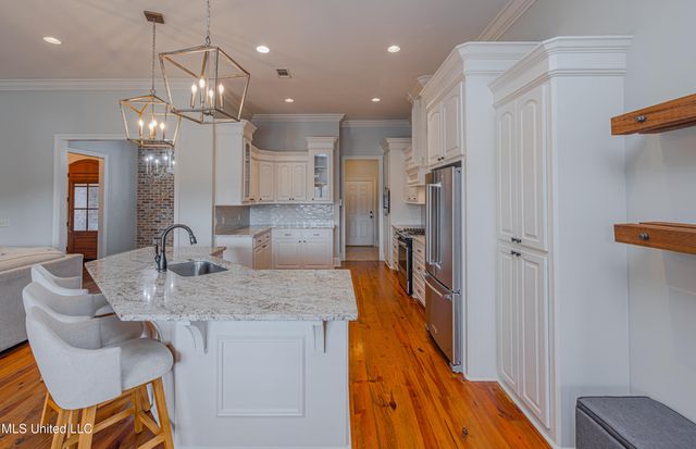 309 Royal Pond Circle, Flowood, MS 39232