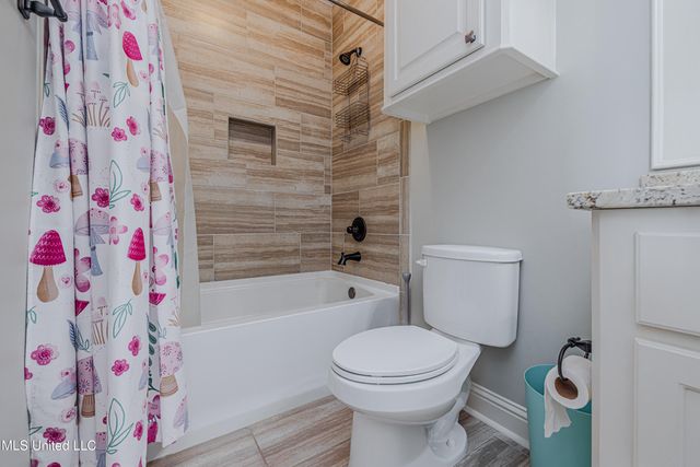 309 Royal Pond Circle, Flowood, MS 39232