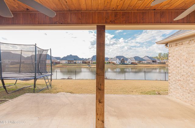 309 Royal Pond Circle, Flowood, MS 39232