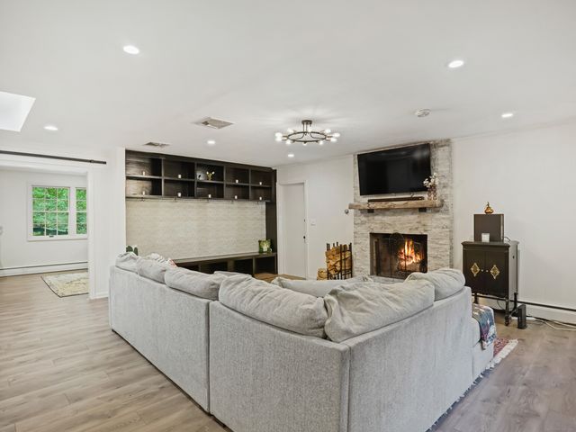 11 Eastwood Road, Norwalk, CT 06851