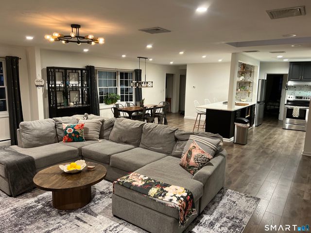 11 Eastwood Road, Norwalk, CT 06851