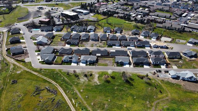 100 Oak Valley Drive, Talent, OR 97540