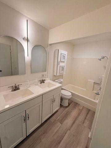 265 Riverview Way, Oceanside, CA 92057