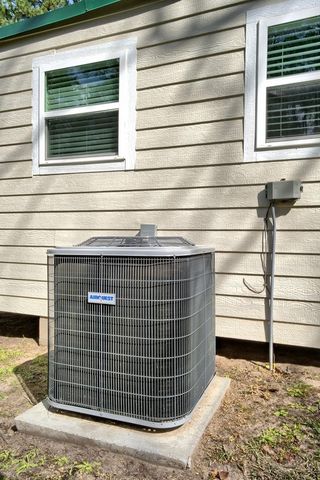 142 Apple Drive, Burkeville, TX 75932