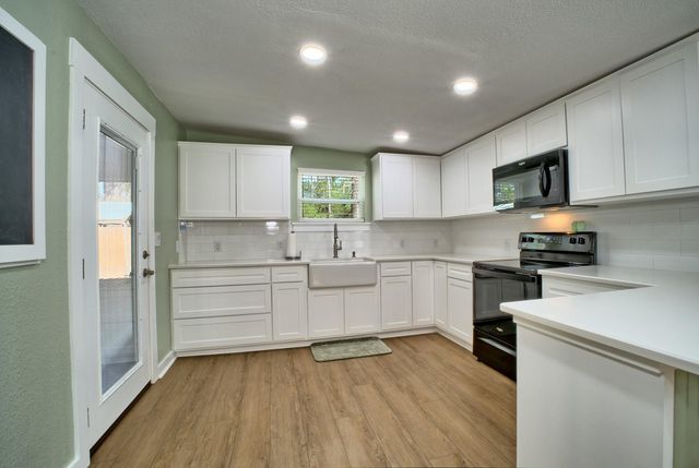 142 Apple Drive, Burkeville, TX 75932