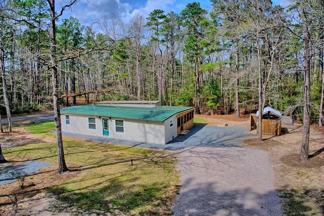 142 Apple Drive, Burkeville, TX 75932