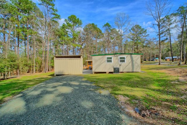 142 Apple Drive, Burkeville, TX 75932