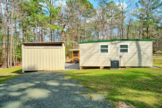 142 Apple Drive, Burkeville, TX 75932