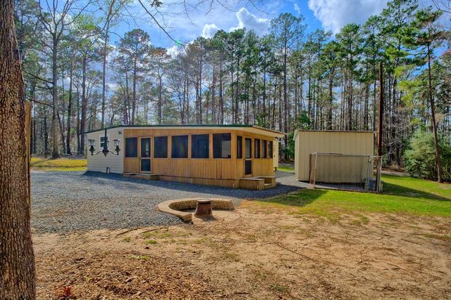 142 Apple Drive, Burkeville, TX 75932