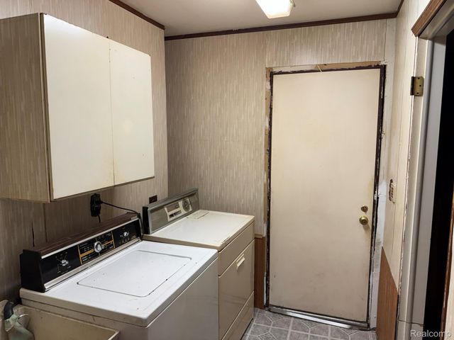 11960 E Fort Lauderdale Street, Warren, MI 48093