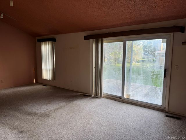 11960 E Fort Lauderdale Street, Warren, MI 48093