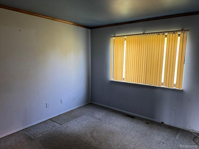 11960 E Fort Lauderdale Street, Warren, MI 48093