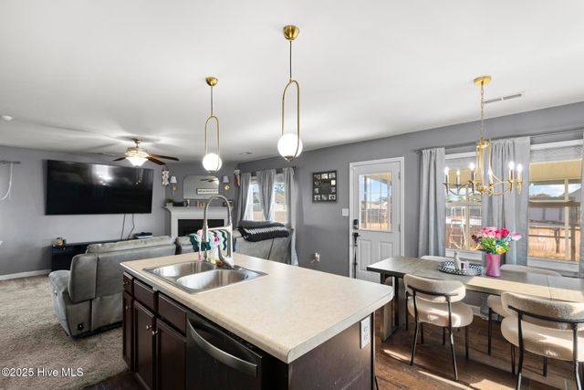 135 Rosemary Avenue, Hubert, NC 28539