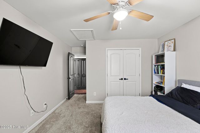 135 Rosemary Avenue, Hubert, NC 28539