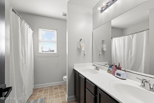 135 Rosemary Avenue, Hubert, NC 28539