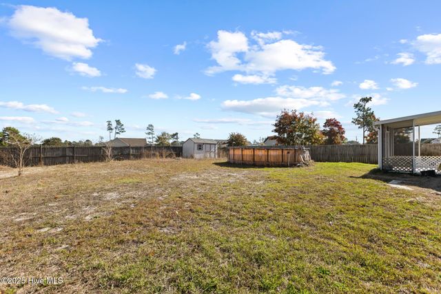 135 Rosemary Avenue, Hubert, NC 28539