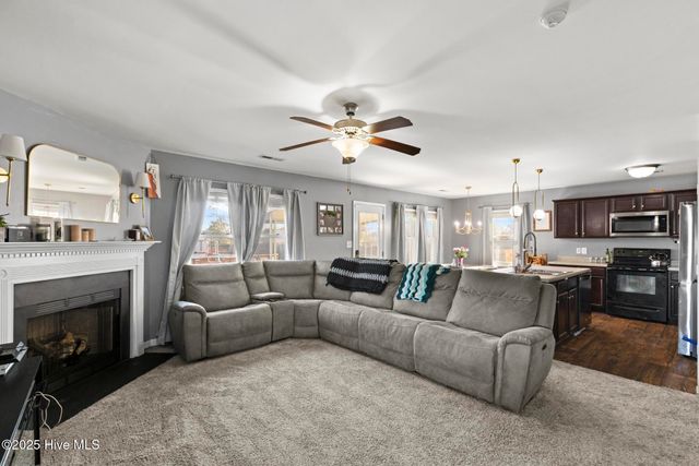 135 Rosemary Avenue, Hubert, NC 28539