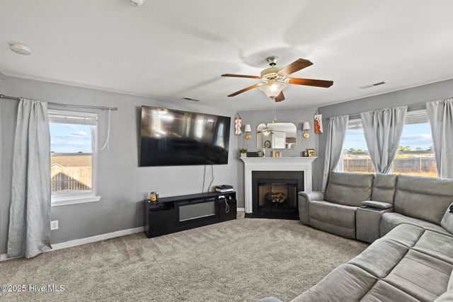 135 Rosemary Avenue, Hubert, NC 28539