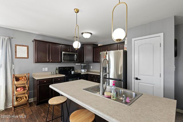 135 Rosemary Avenue, Hubert, NC 28539