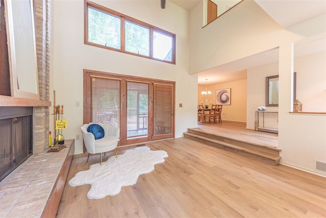 2401 Placid Way, Ann Arbor, MI 48105
