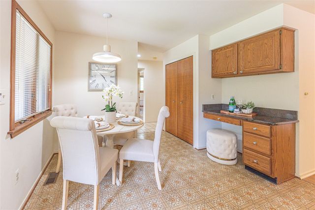 2401 Placid Way, Ann Arbor, MI 48105