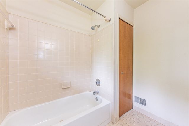 2401 Placid Way, Ann Arbor, MI 48105