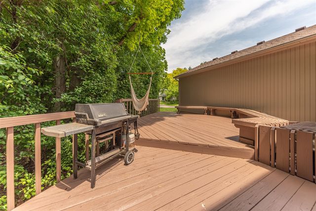 2401 Placid Way, Ann Arbor, MI 48105