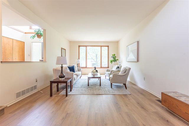 2401 Placid Way, Ann Arbor, MI 48105