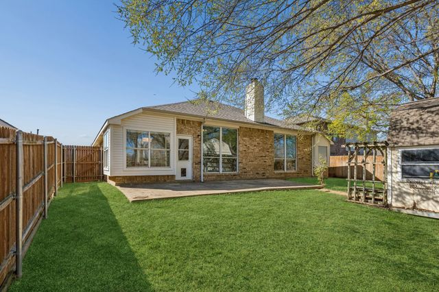 2106 Wagon Wheel Trail, Corinth, TX 76208