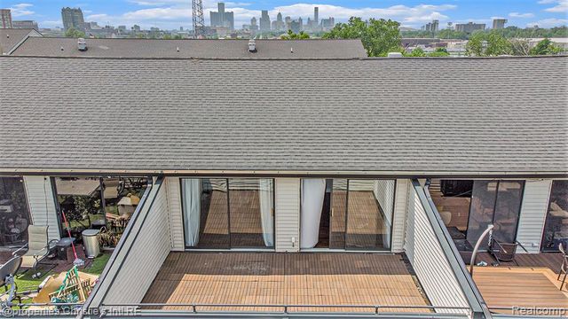 6533 E Jefferson 427, Detroit, MI 48207