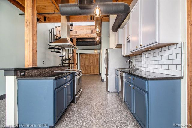 6533 E Jefferson 427, Detroit, MI 48207
