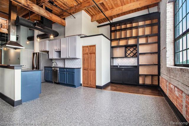 6533 E Jefferson 427, Detroit, MI 48207