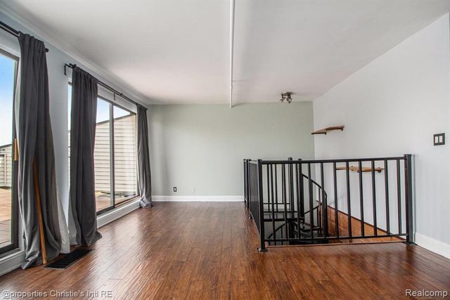 6533 E Jefferson 427, Detroit, MI 48207