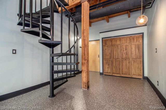 6533 E Jefferson 427, Detroit, MI 48207