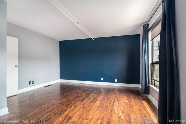 6533 E Jefferson 427, Detroit, MI 48207