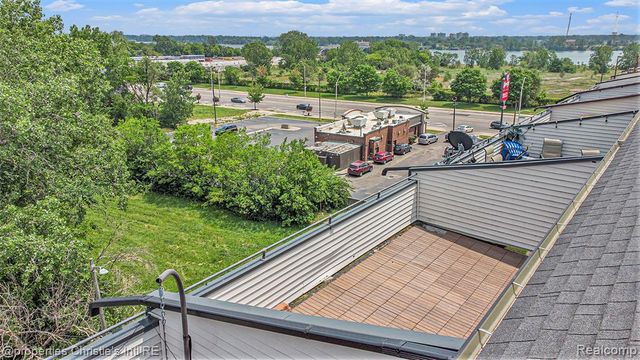 6533 E Jefferson 427, Detroit, MI 48207