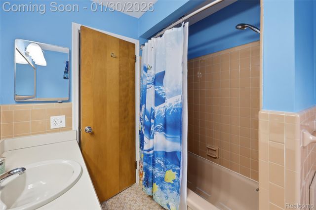 28127 Suburban Drive, Warren, MI 48088