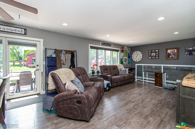 1902 23rd Avenue S, Fargo, ND 58103