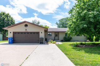 1902 23rd Avenue S, Fargo, ND 58103