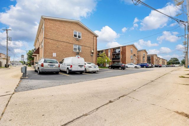 6416 W 64th Place 3A, Chicago, IL 60638